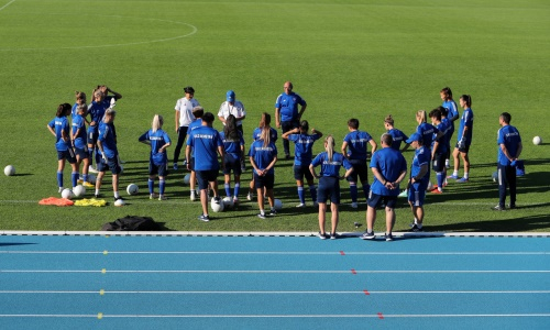 Представлен фоторепортаж с предыгровой тренировки женской сборной Казахстана в Эстонии