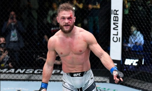 Прямая трансляция боя уроженца Казахстана в главном событии UFC