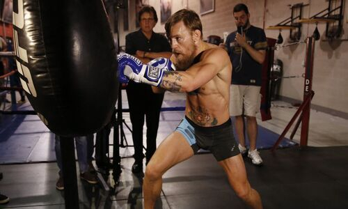 Макгрегор показал фото своего первого тренировочного зала