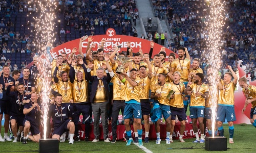 Видео из раздевалки. Как Нуралы Алип с «Зенитом» праздновал победу в Суперкубке России