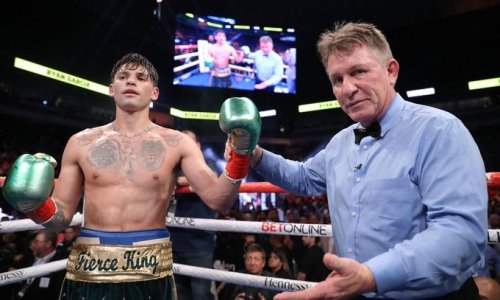 Бывший друг «Канело» дважды ронял и нокаутировал экс-чемпиона мира. Видео