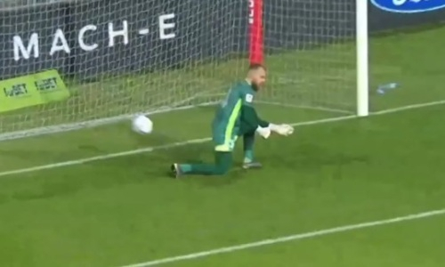 «Астана» пропустила чудовищный гол уже на четвертой минуте матча с «Ракувом». Видео