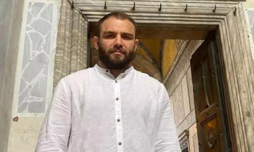 Российский боец ММА показал, как незаметно попасть в Кремль. Видео