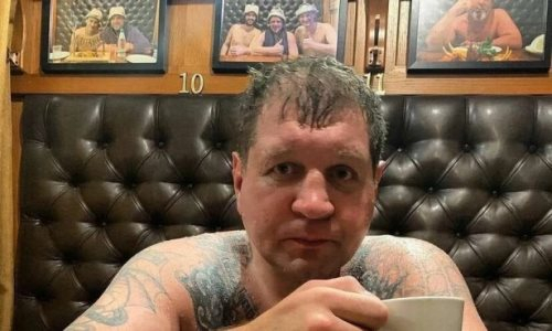 Александр Емельяненко ошарашил аудиторию своим внешним видом. Фото