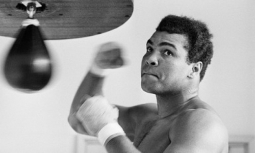 Чемпионский пояс Мохаммеда Али продали на аукционе. Известна сумма