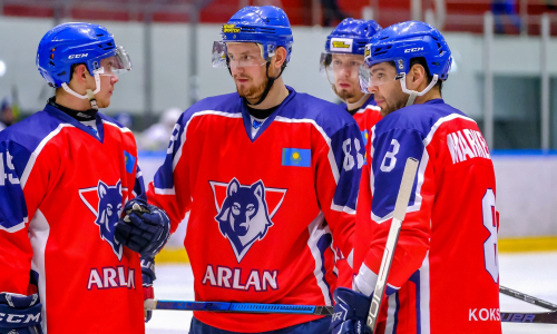 «Арлан» переиграл «Снежных Барсов» в товарищеском матче