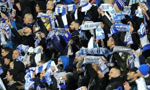«Снимайте футболки, педики». Фанаты «Осиека» в ярости после позорного поражения «Кызыл-Жару»