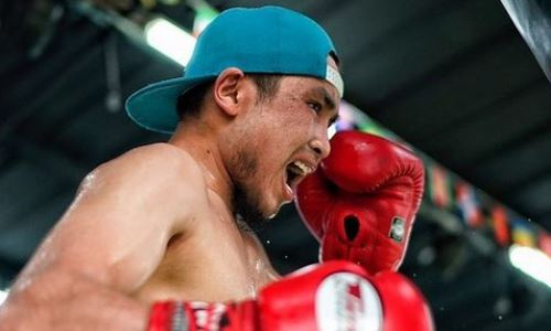 Непобежденный «Казахский воин» показал свою подготовку к бою за титул WBC. Видео