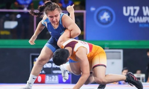 Казахстанка завоевала «бронзу» на чемпионате мира по женской борьбе до 17 лет