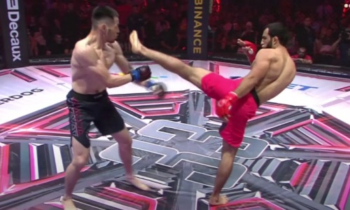 Казахстанский боец ММА в жесткой зарубе выиграл титул чемпиона