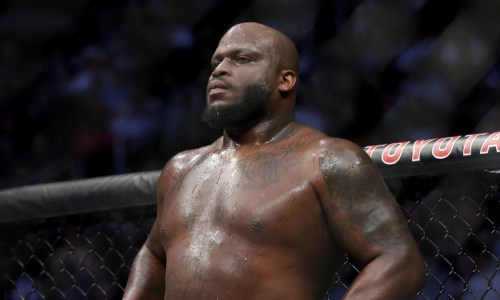 Звезда UFC за минуту улетел в нокаут от российского тяжеловеса после оскорблений страны. Видео