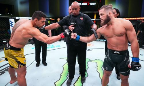 Уроженец Казахстана пошел на принцип в главном бою турнира UFC
