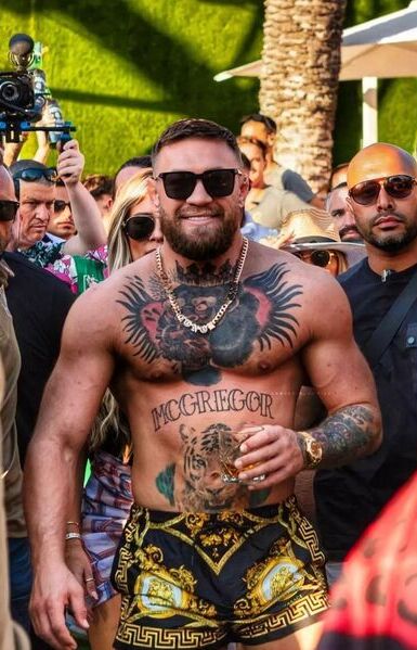 Вернувшийся к тренировкам Макгрегор похвастался актуальной формой. Фото
