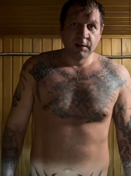 Александр Емельяненко ошарашил аудиторию своим внешним видом. Фото