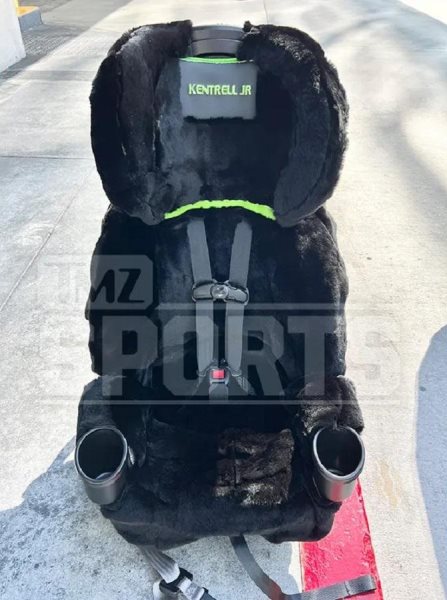 Самый богатый боксер мира порадовал малыша-наследника эксклюзивным подарком. Фото и видео