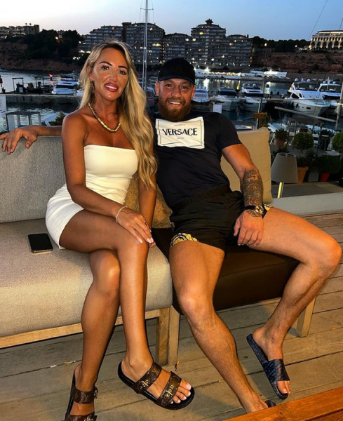 «Моя кровь». Конор Макгрегор показал фото с сестрой