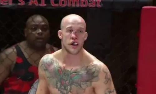 На турнире легенды UFC бойцу сломали нос страшным ударом коленом. Видео