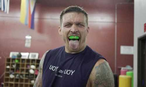 Усик «предал» бокс в перерывах между тренировками. Видео