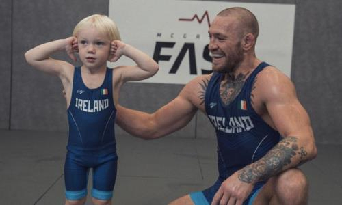 Макгрегор вызвал на «бой» сына и получил отпор. Видео