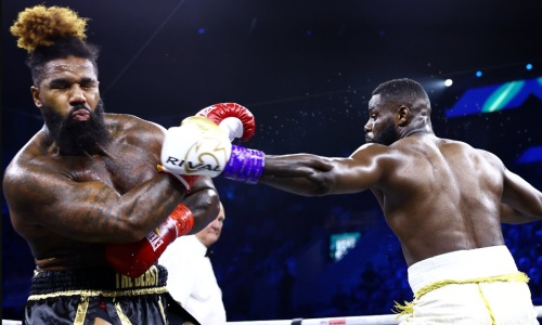 «Зверь» из команды Мэйвезера нокаутировал непобежденного американского супертяжа. Видео