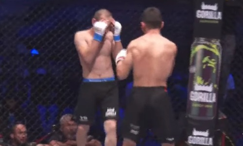 Чемпион мира из Казахстана оформил нокаут в первом раунде в лиге Хабиба