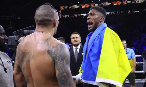 Ломаченко попытался утешить Джошуа после поражения Усику и нарвался на грубость. Видео