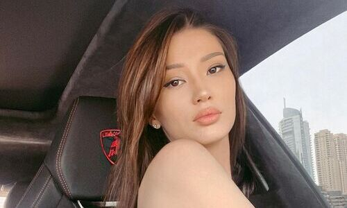 Сабина Алтынбекова нежно спела на камеру. Видео