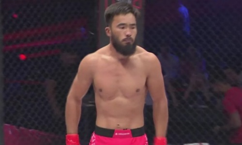 Непобежденный казахстанский боксер за 67 секунд выиграл бой в ММА