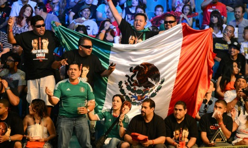 Мексиканские фанаты восхищаются казахстанским боксером