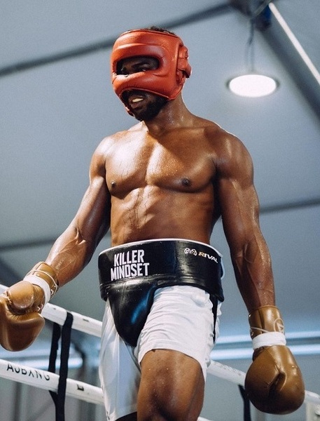 Джошуа показал фото актуальной формы за неделю до реванша с Усиком