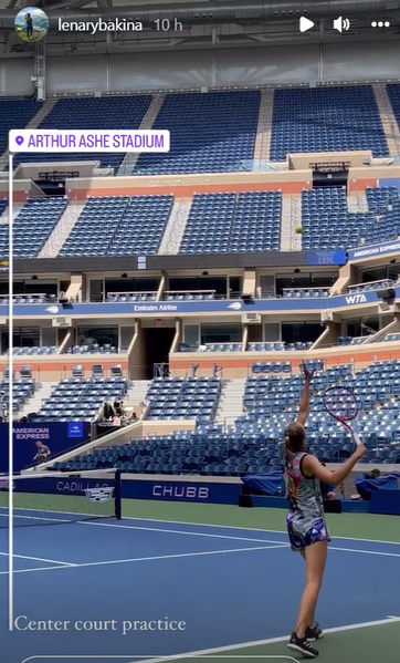 Рыбакина провела тренировку в уникальном месте. Фото