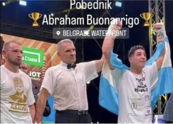 Бой непобежденного чеченского боксера из топ-10 обернулся удивительным исходом