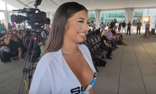 «Ставлю на нокаут». Горячие ринг-герлз назвали победителя третьего боя Головкин — «Канело». Видео