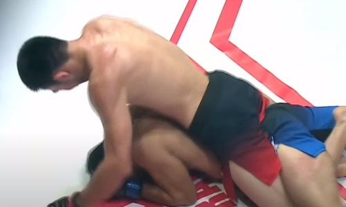 Нокаутом в бою Казахстан vs Узбекистан начался турнир MFC 3 в Атырау