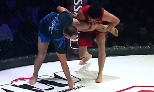 Видео поединка казахского файтера UFC с неожиданным исходом