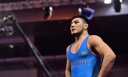 Титулованный казахстанец поборется в полуфинале чемпионата мира по борьбе