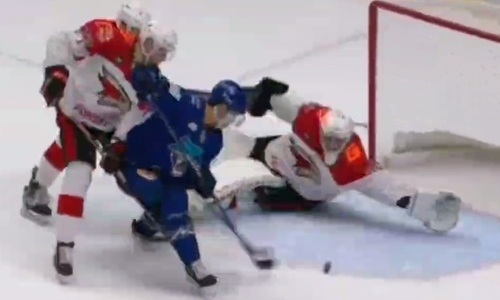 «Иного объяснения этого гола нет». Шайба «Барыса» вызвала недоумение