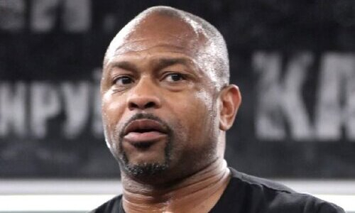 Казахстанский боксер обратился к Рою Джонсу