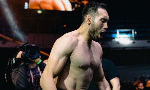 Боец из Казахстана «удосрочил» бывшего чемпиона AMC Fight Nights