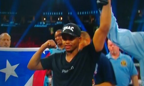 Экс-чемпион мира одержал победу после провала взвешивания и потери титулов. Видео