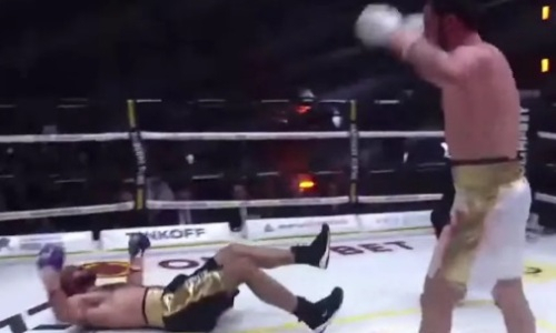 Видео сокрушительного нокаута непобежденного казахстанского боксера в бою за титул