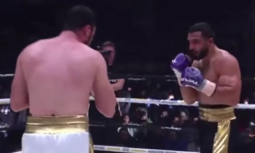 Видео боя казахстанского боксера за титул с сенсационным нокаутом