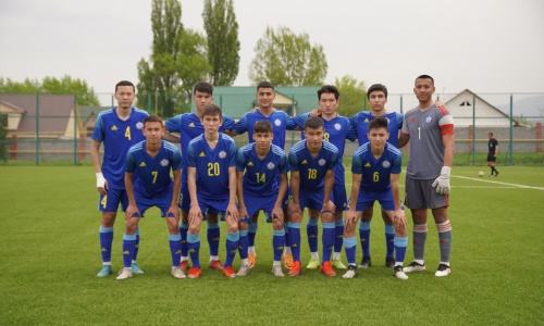 Юношеская сборная Казахстана до 17 лет проиграла сверстникам из России
