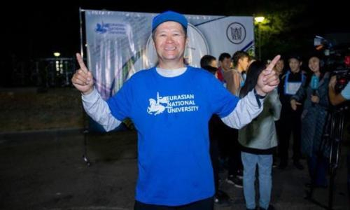 87 километров пробежал марафонец в честь 125-летия Мухтара Ауэзова 