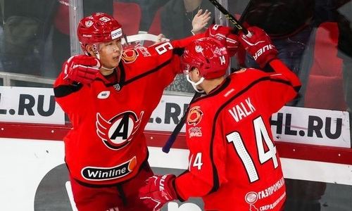 Шайба и ассист игрока сборной Казахстана помогли клубу КХЛ приблизиться к лидеру конференции