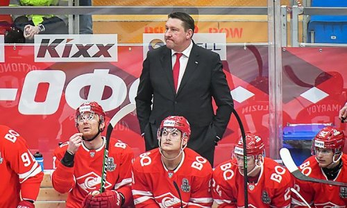 «У нас есть дырки в составе». Наставник клуба КХЛ рассказал о проблемах перед матчем с «Барысом»