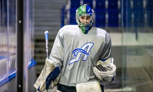 «Женский взгляд на игру интересен». Хоккеистка оценила свою работу на матче «Барыса» в КХЛ