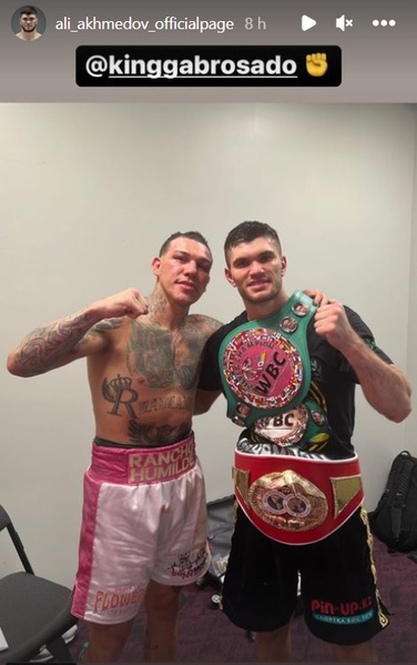 Али Ахмедов встретился с соперником по бою за титулы WBC и IBF после победы. Фото