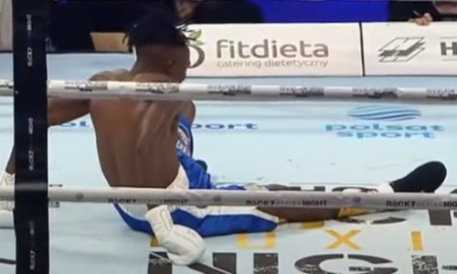 Польский боксер за раунд уничтожил африканца и забрал два пояса. Видео