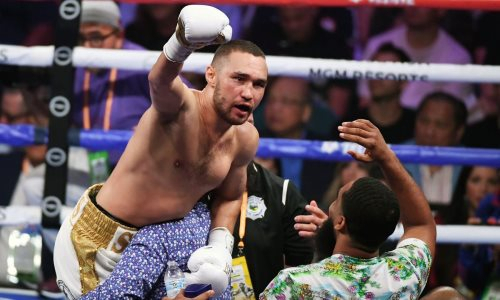 Экс-чемпион мира из Казахстана покинул страну